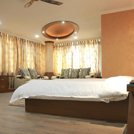 Chirag Residency Hotel New Delhi Ngoại thất bức ảnh
