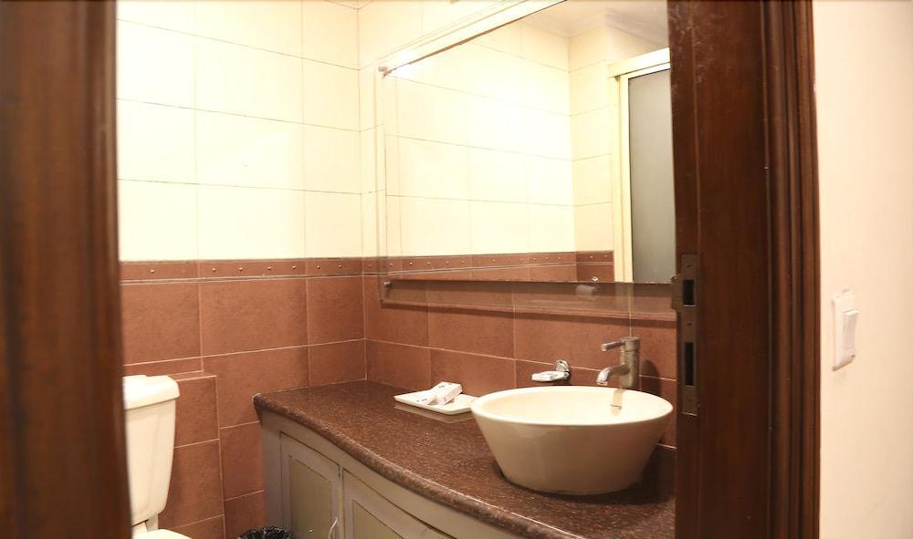 Chirag Residency Hotel New Delhi Ngoại thất bức ảnh