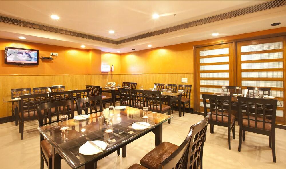 Chirag Residency Hotel New Delhi Ngoại thất bức ảnh