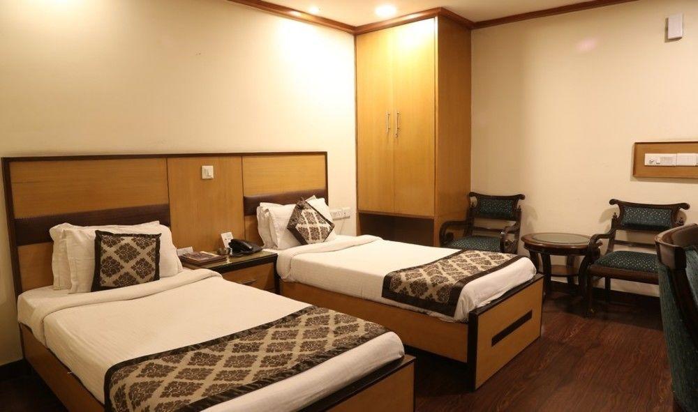 Chirag Residency Hotel New Delhi Ngoại thất bức ảnh