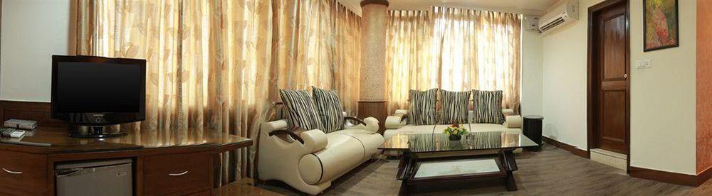 Chirag Residency Hotel New Delhi Ngoại thất bức ảnh