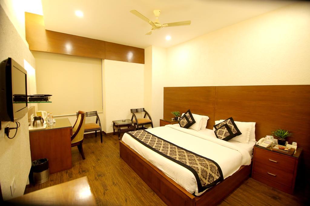 Chirag Residency Hotel New Delhi Ngoại thất bức ảnh