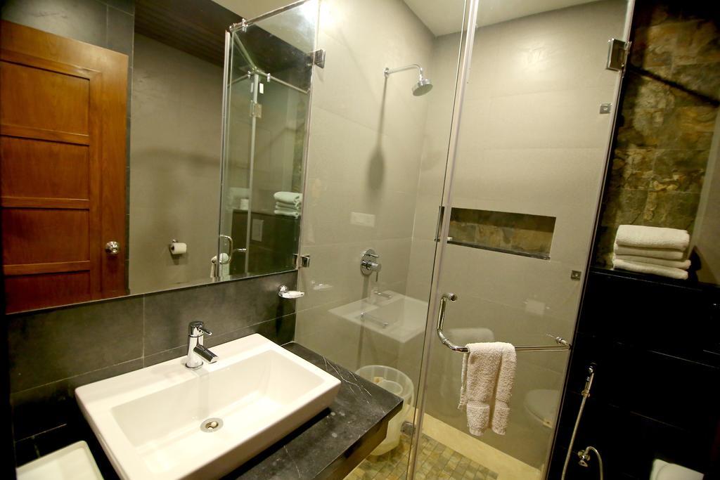 Chirag Residency Hotel New Delhi Ngoại thất bức ảnh