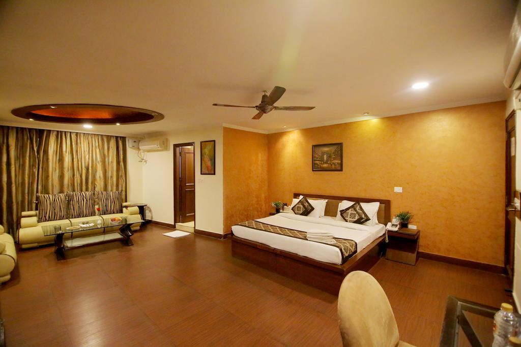 Chirag Residency Hotel New Delhi Ngoại thất bức ảnh