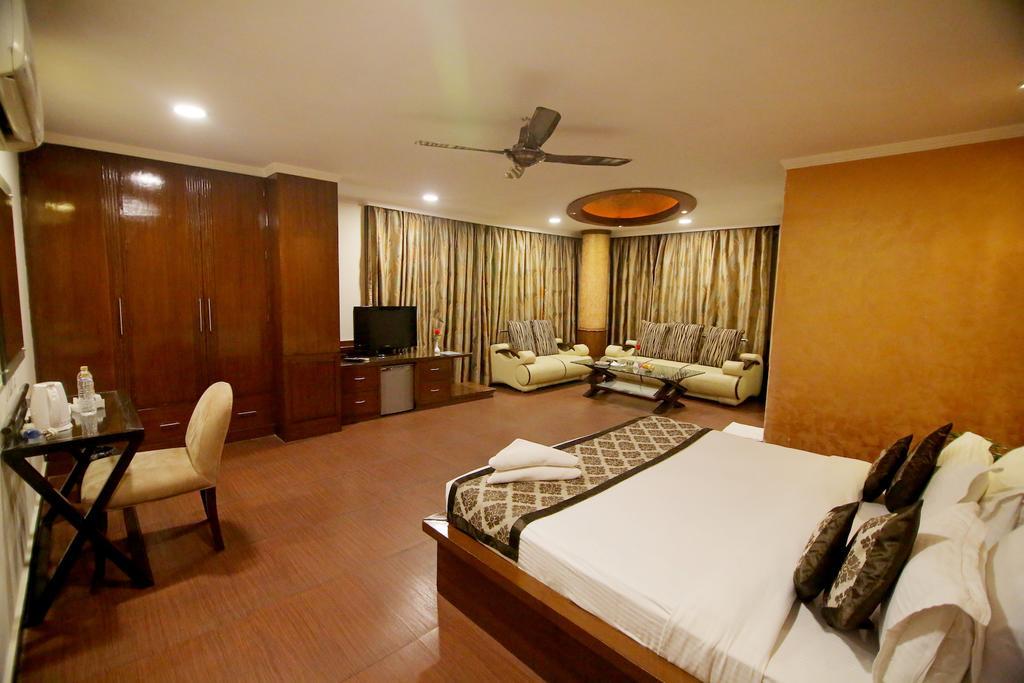 Chirag Residency Hotel New Delhi Ngoại thất bức ảnh
