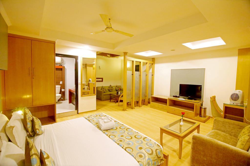 Chirag Residency Hotel New Delhi Ngoại thất bức ảnh