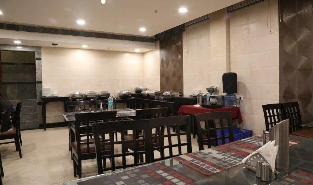 Chirag Residency Hotel New Delhi Ngoại thất bức ảnh