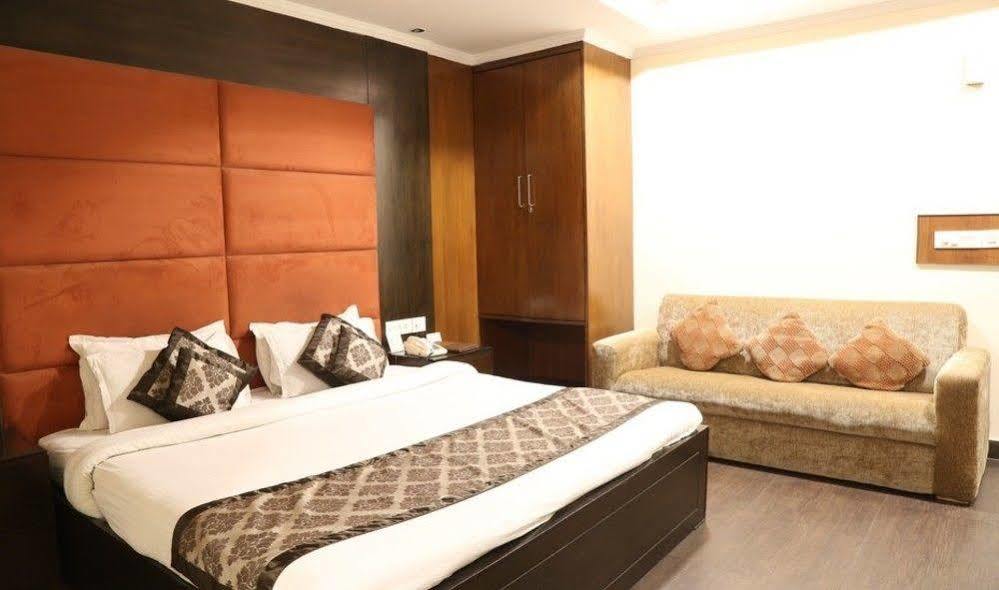Chirag Residency Hotel New Delhi Ngoại thất bức ảnh