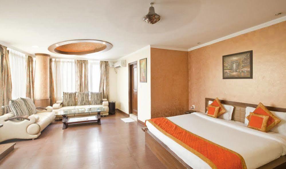 Chirag Residency Hotel New Delhi Ngoại thất bức ảnh