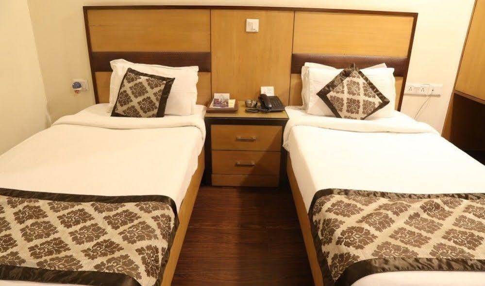 Chirag Residency Hotel New Delhi Ngoại thất bức ảnh