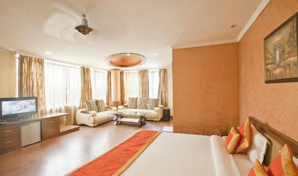 Chirag Residency Hotel New Delhi Ngoại thất bức ảnh