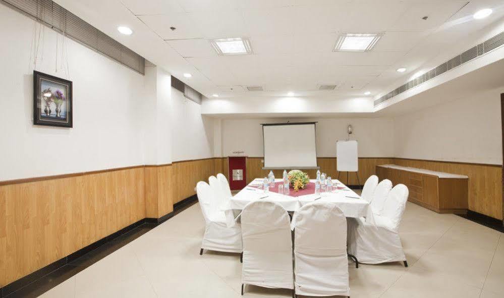 Chirag Residency Hotel New Delhi Ngoại thất bức ảnh